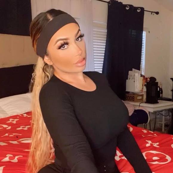 Meet your Posher, Vanessa - Picture 1 of 1